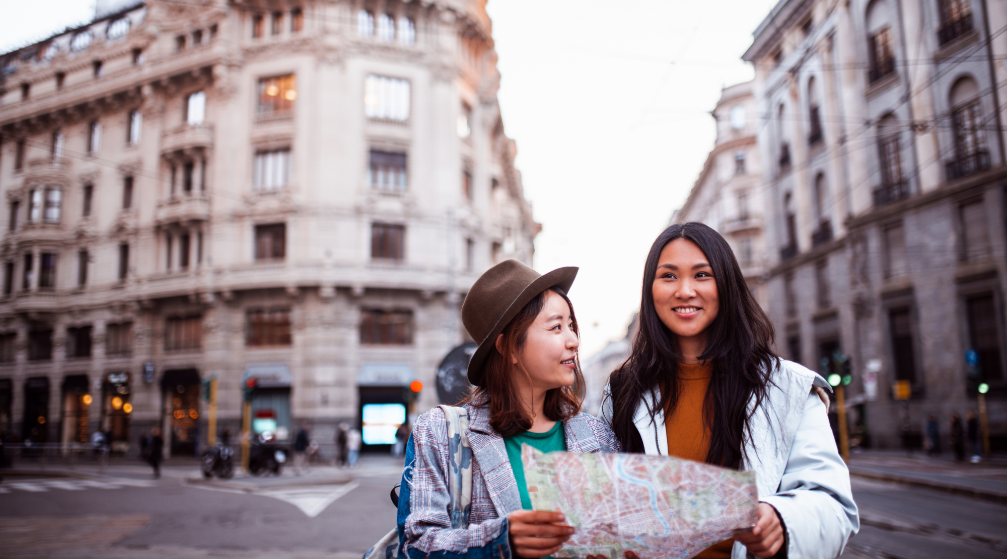 friends touring a new city